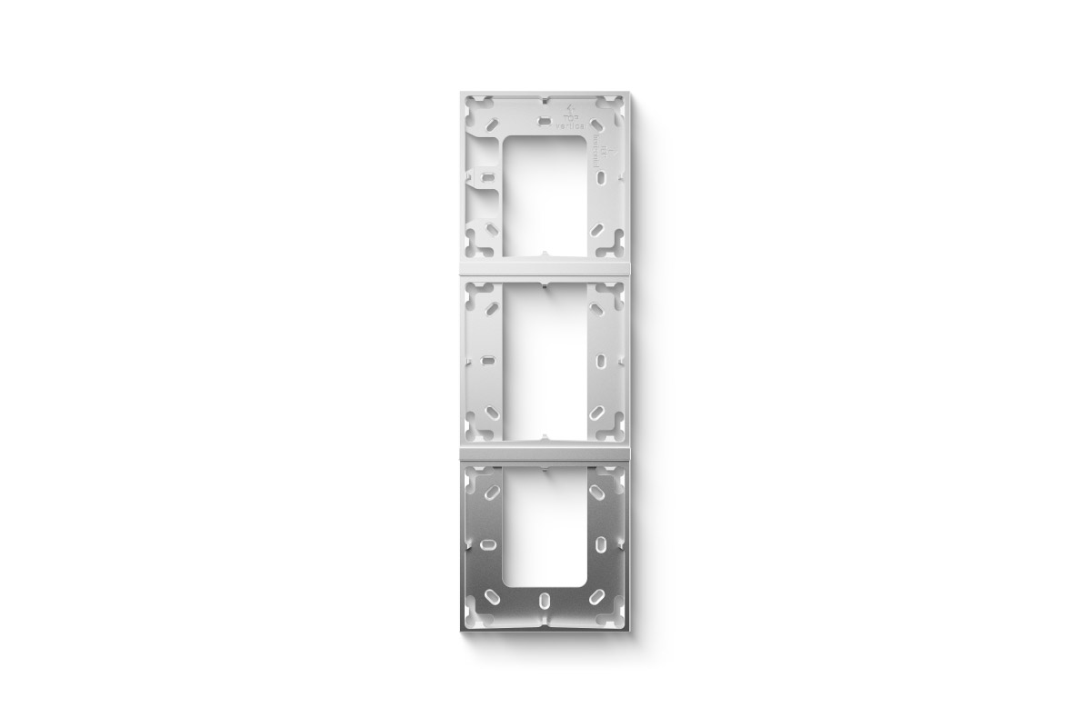 Loxone Montagerahmen 3-fach aus Aluminium Loxone Montagerahmen 3-fach für drei Bedienelemente
